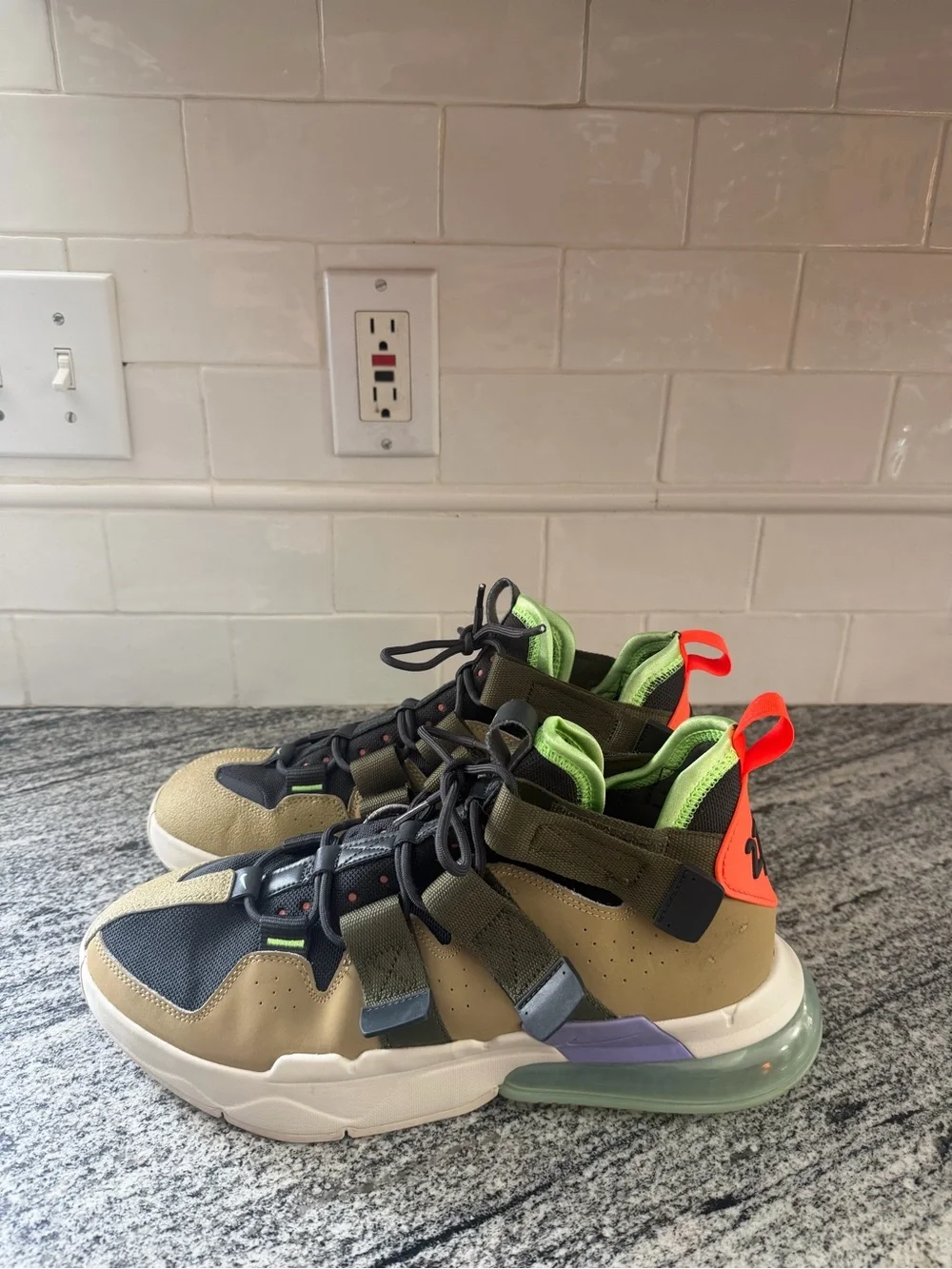 Mens Nike Air Edge 270 Parachute Beige 2019 AQ8764-200 Size 10.5